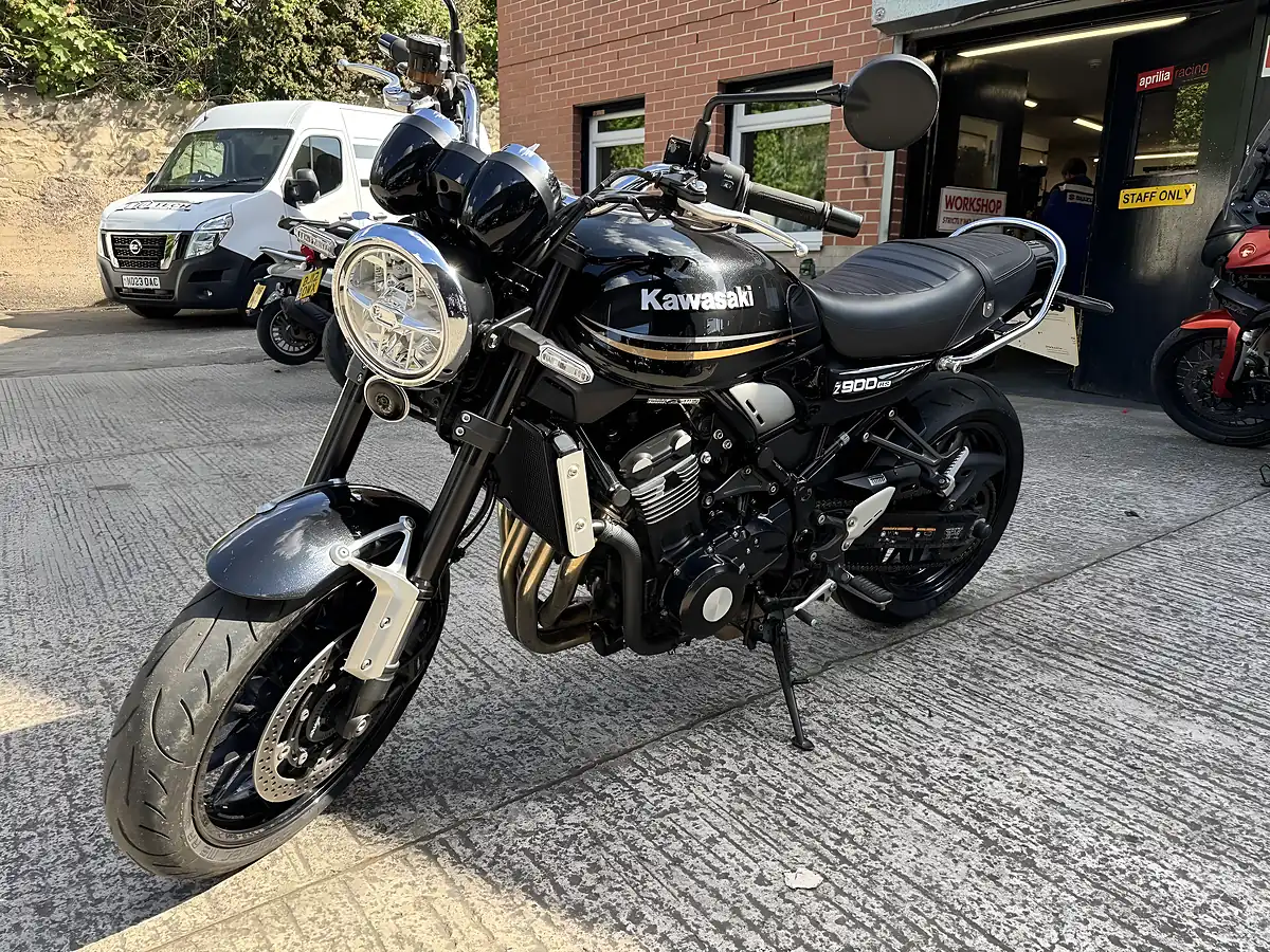Used 2018 Kawasaki Z900 RS Modern Classic Black - Interior and Exterior details 6