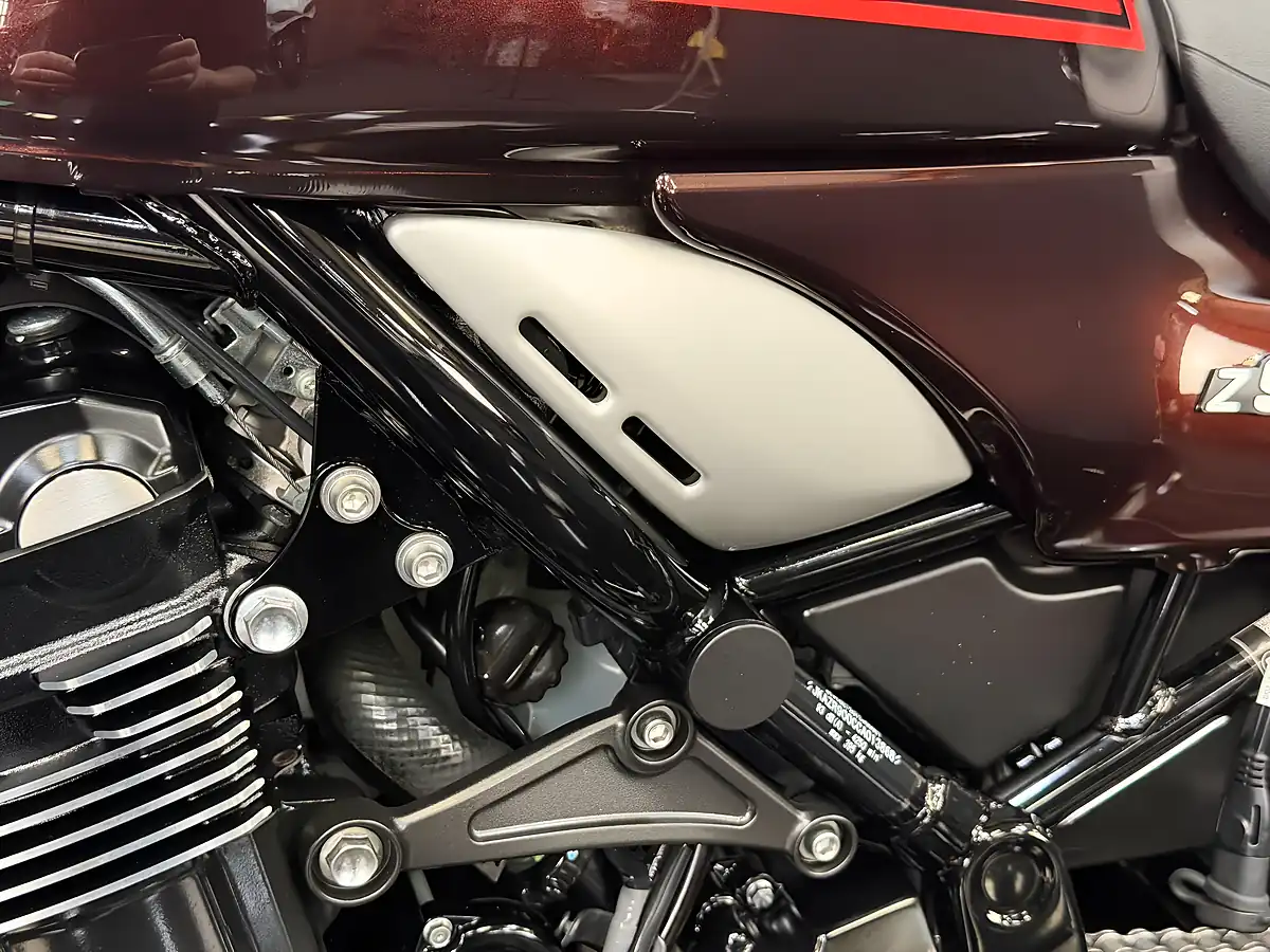 Used 2018 Kawasaki Z900 RS Modern Classic Brown - Interior and Exterior details 18