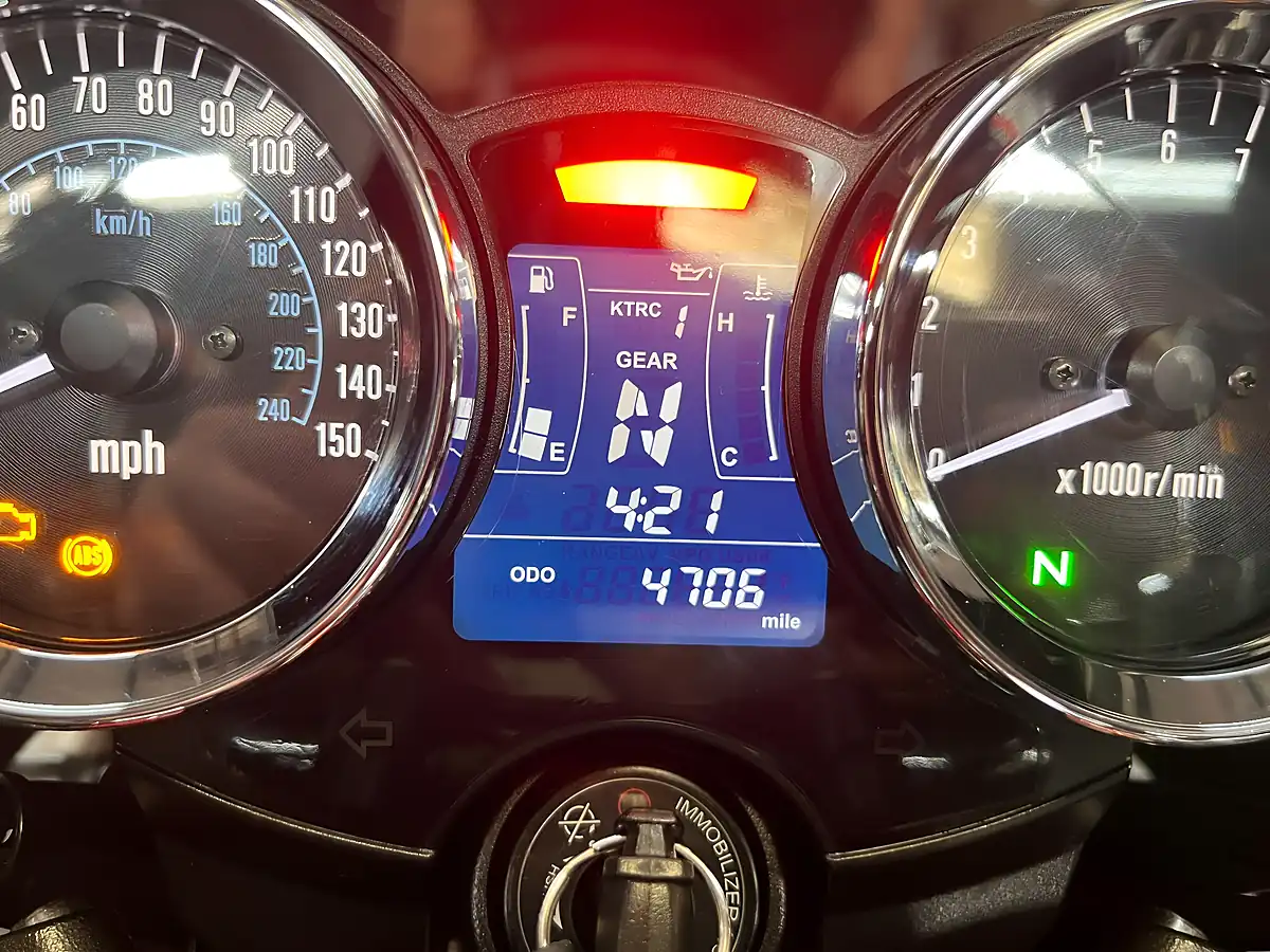 Used 2018 Kawasaki Z900 RS Modern Classic Brown - Interior and Exterior details 3