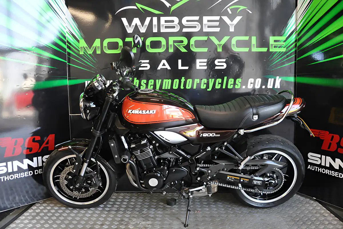 Used 2018 Kawasaki Z900 RS Orange - Interior and Exterior details 15