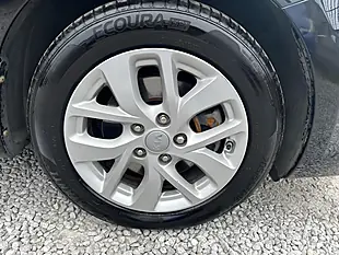 Used 2018 Kia Carens 2 Black - Interior and Exterior details 19