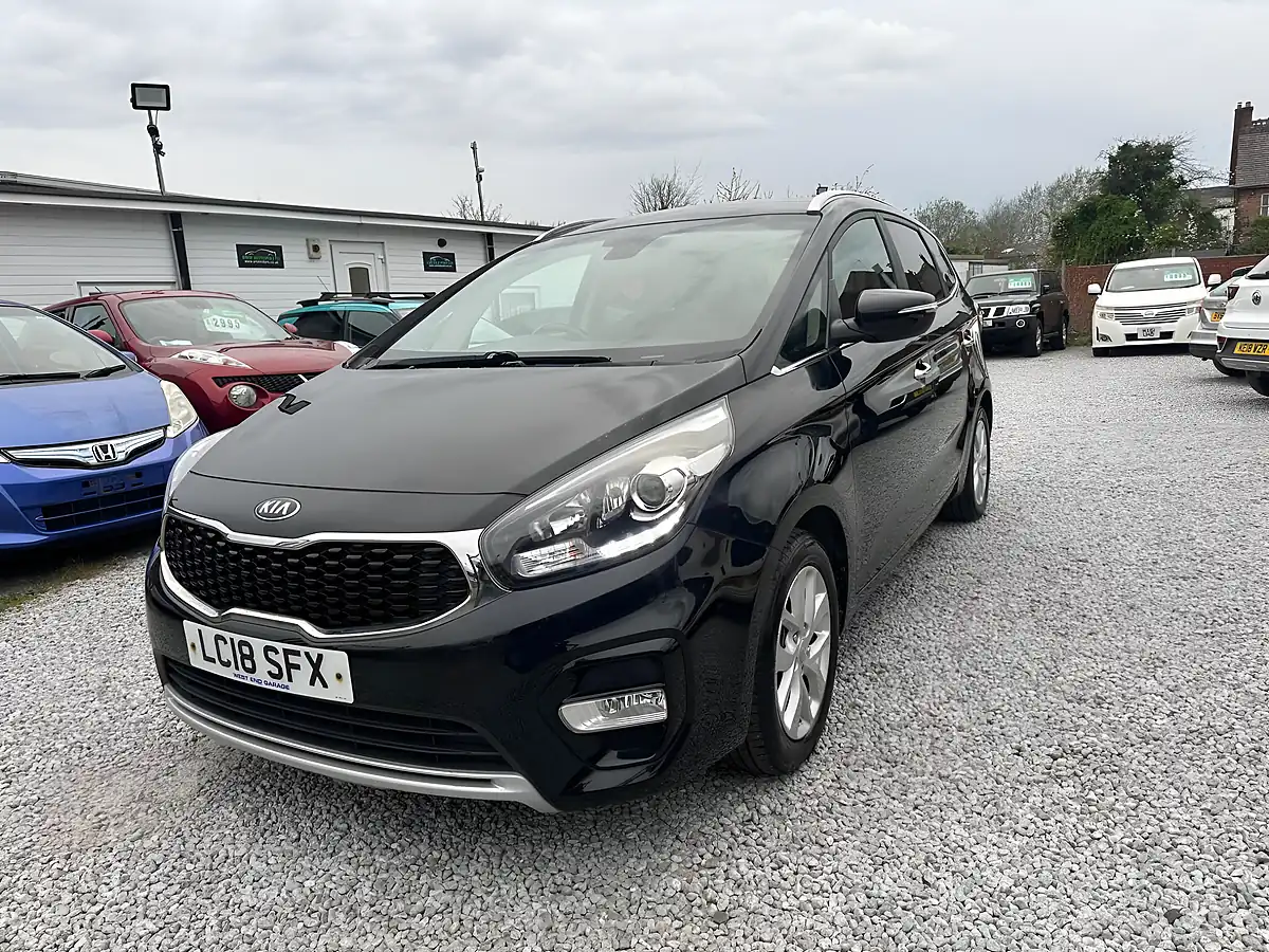 Used 2018 Kia Carens 2 Black - Interior and Exterior details 3