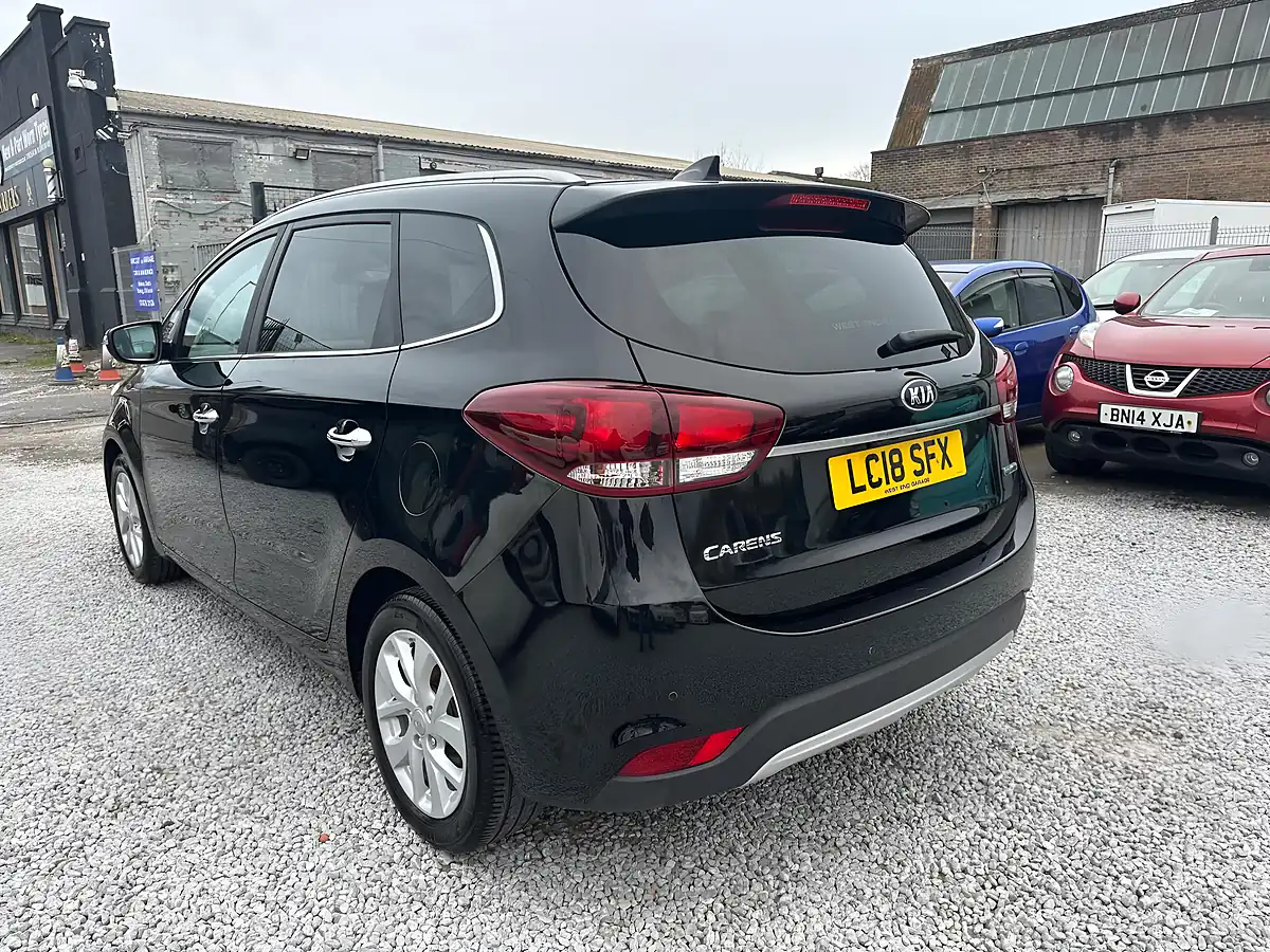 Used 2018 Kia Carens 2 Black - Interior and Exterior details 6