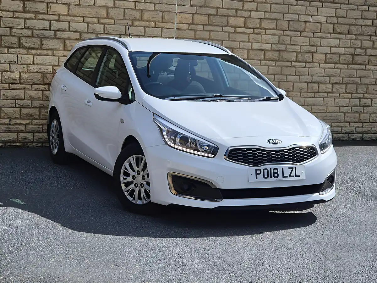 Used 2018 Kia Ceed 1 Sportswagon White - Front View