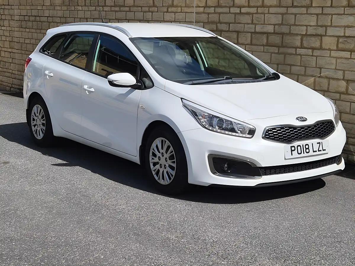 Used 2018 Kia Ceed 1 Sportswagon White - Interior and Exterior details 15
