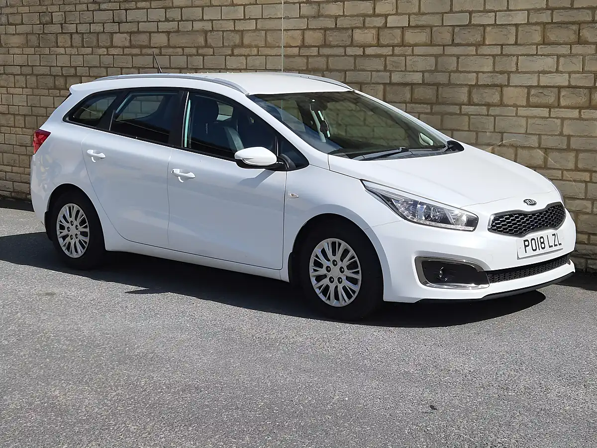 Used 2018 Kia Ceed 1 Sportswagon White - Interior and Exterior details 16