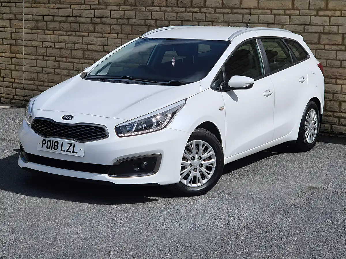 Used 2018 Kia Ceed 1 Sportswagon White - Interior and Exterior details 3