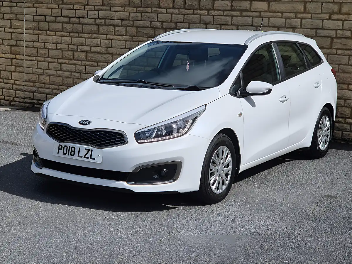 Used 2018 Kia Ceed 1 Sportswagon White - Interior and Exterior details 5