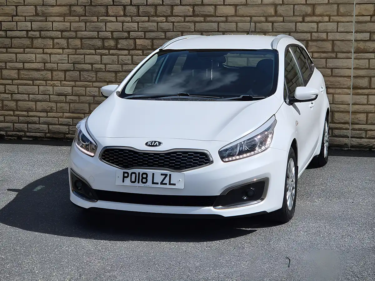 Used 2018 Kia Ceed 1 Sportswagon White - Interior and Exterior details 8