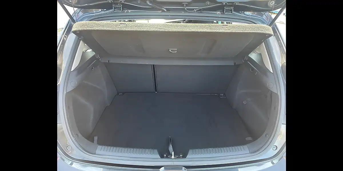 Used 2018 Kia Ceed 2 Black - Interior and Exterior details 11
