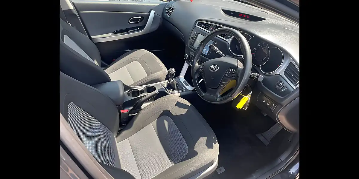 Used 2018 Kia Ceed 2 Black - Interior and Exterior details 13
