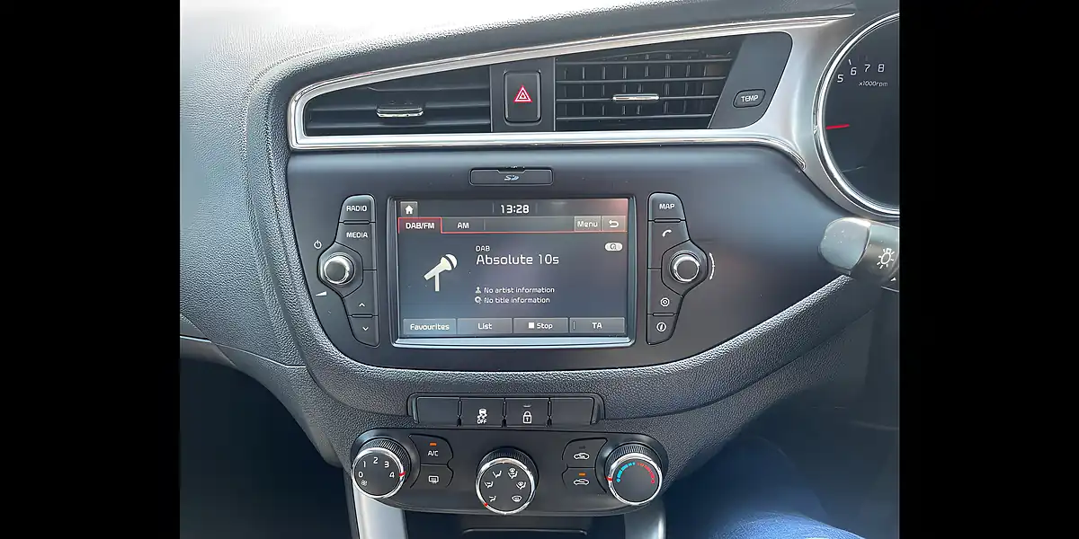 Used 2018 Kia Ceed 2 Black - Interior and Exterior details 17