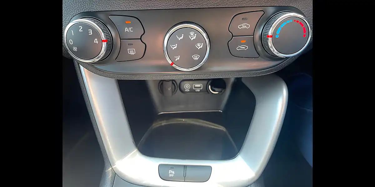Used 2018 Kia Ceed 2 Black - Interior and Exterior details 18