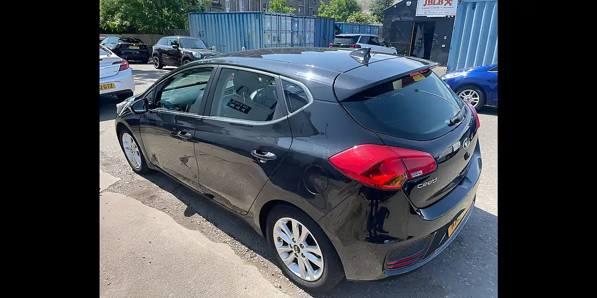 Used 2018 Kia Ceed 2 Black - Interior and Exterior details 6