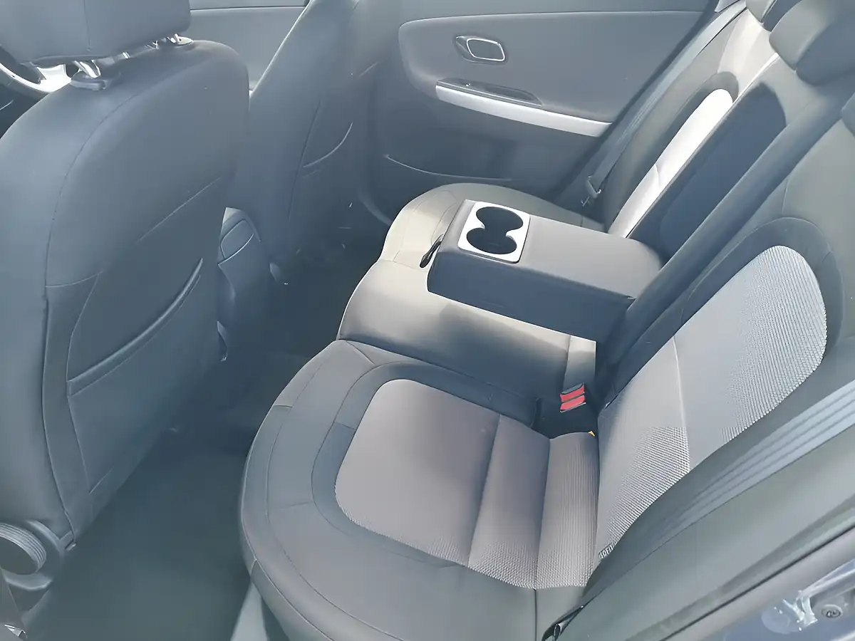 Used 2018 Kia Ceed 2 Blue - Interior and Exterior details 11