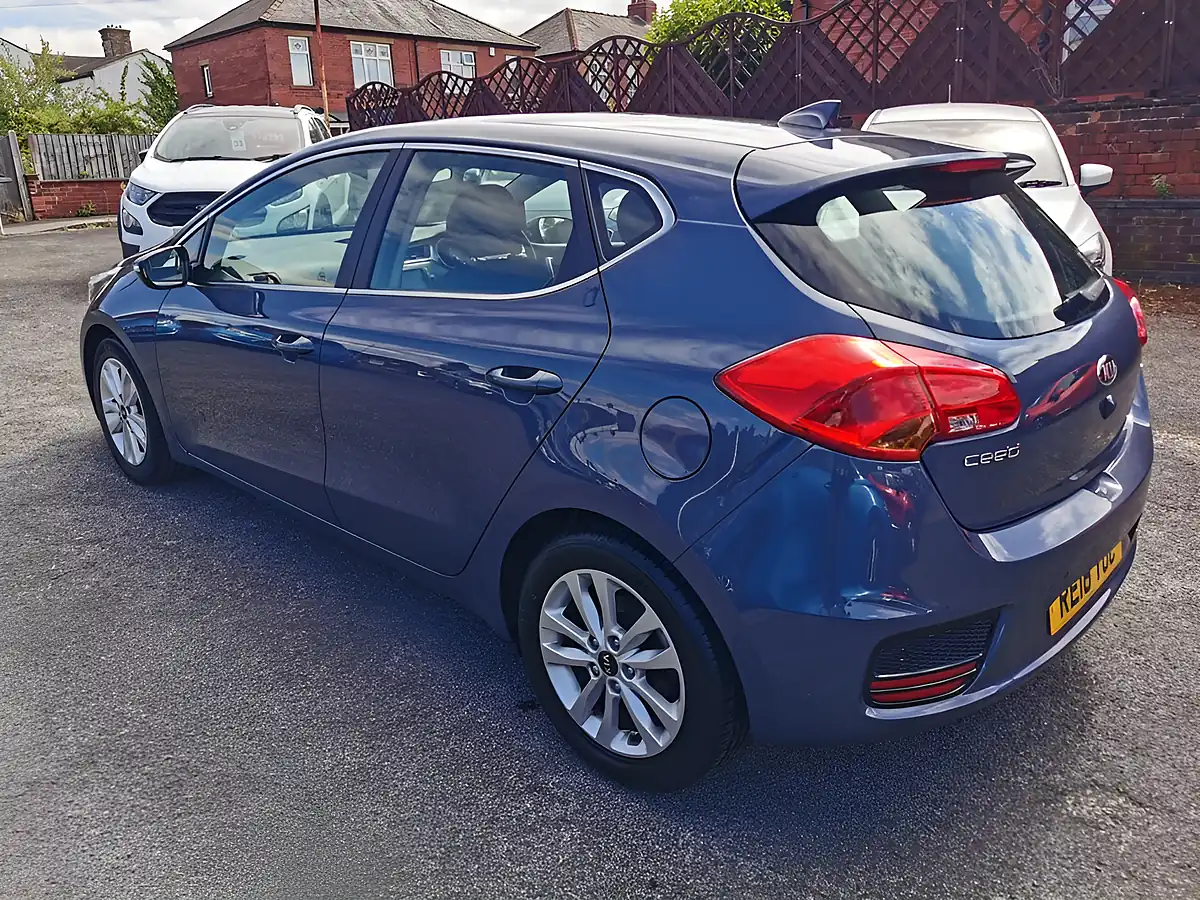 Used 2018 Kia Ceed 2 Blue - Interior and Exterior details 4