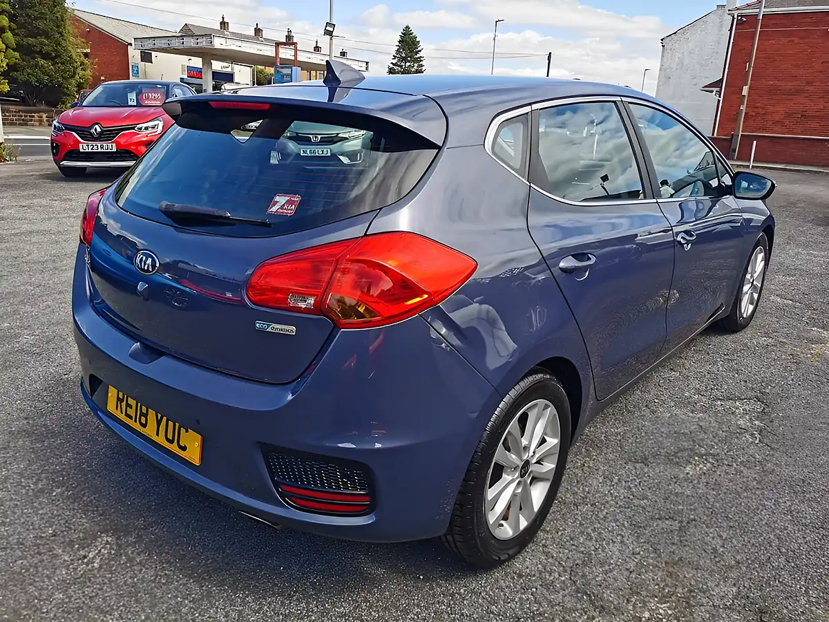 Used 2018 Kia Ceed 2 Blue - Interior and Exterior details 6