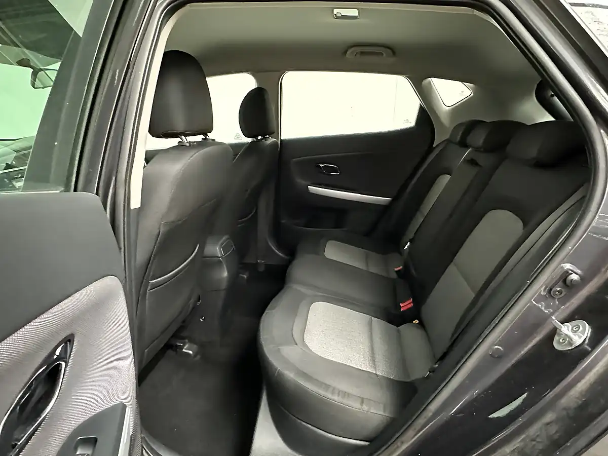 Used 2018 Kia Ceed 2 Silver - Interior and Exterior details 10