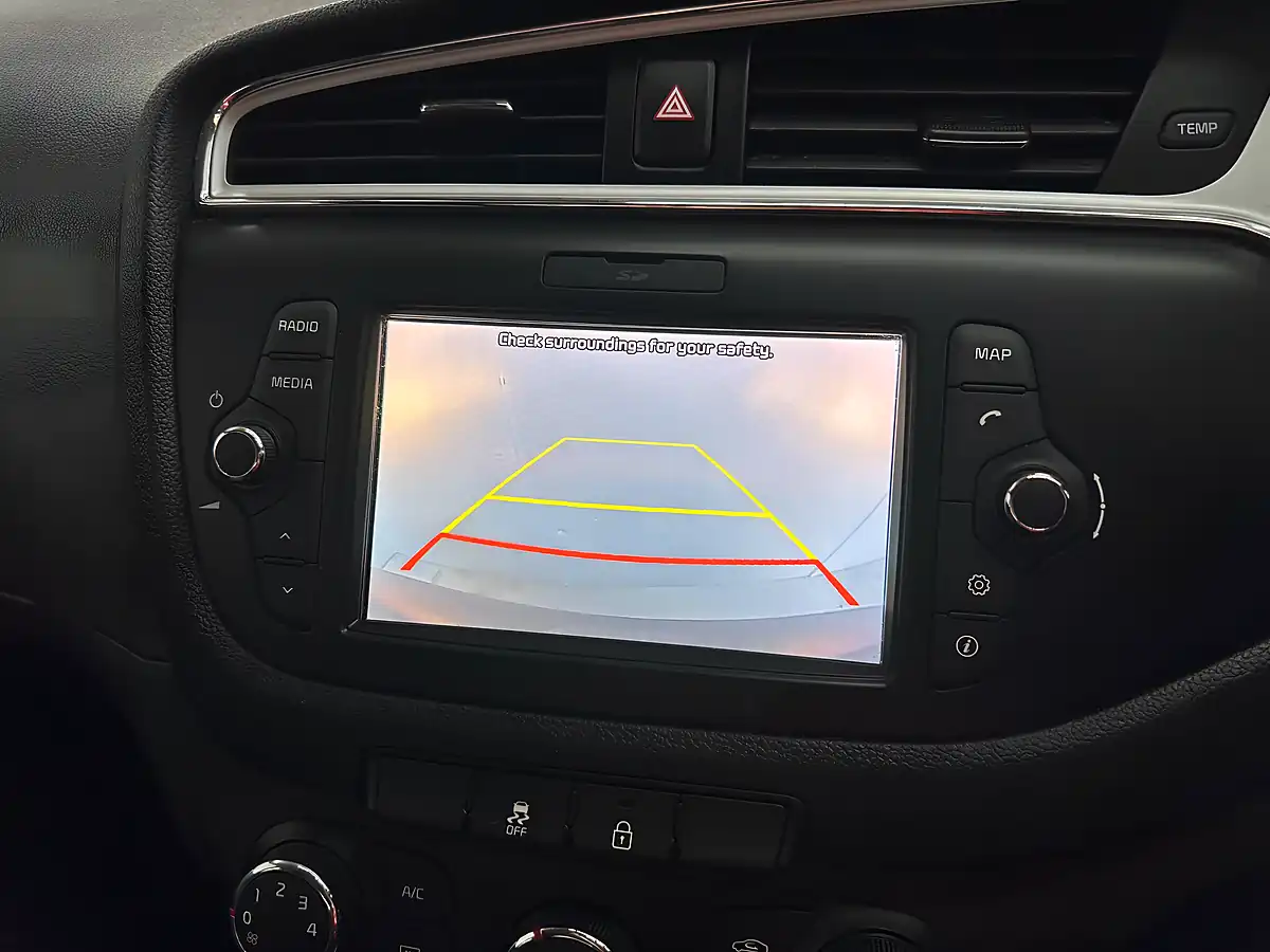 Used 2018 Kia Ceed 2 Silver - Interior and Exterior details 11