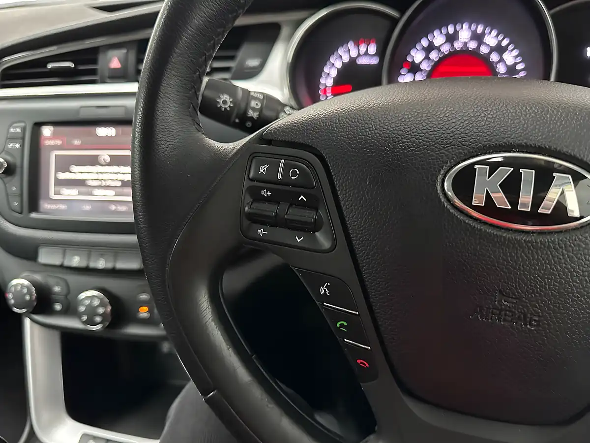Used 2018 Kia Ceed 2 Silver - Interior and Exterior details 15