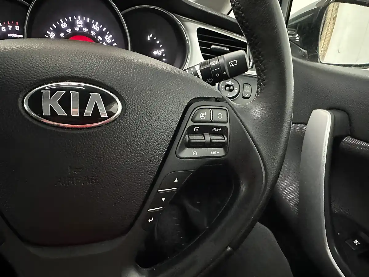 Used 2018 Kia Ceed 2 Silver - Interior and Exterior details 16