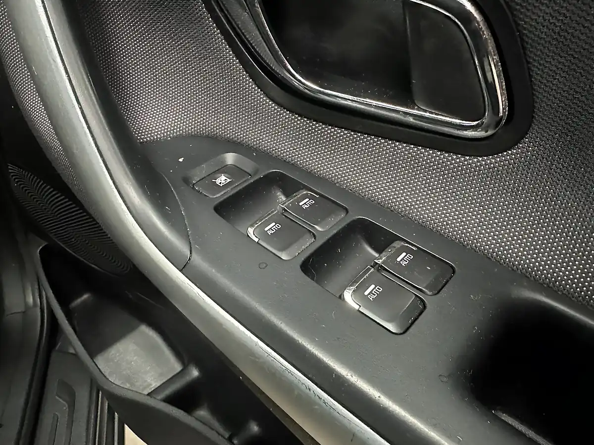 Used 2018 Kia Ceed 2 Silver - Interior and Exterior details 19