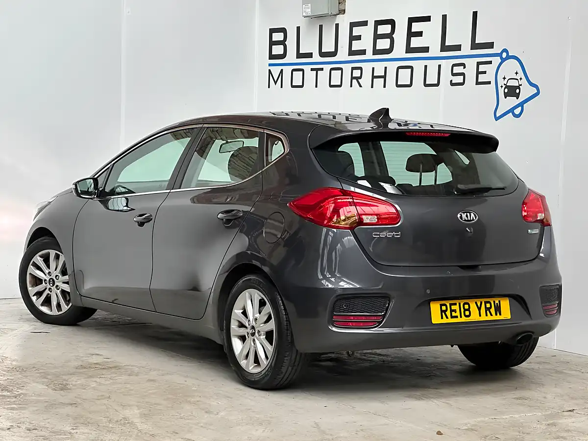 Used 2018 Kia Ceed 2 Silver - Interior and Exterior details 5