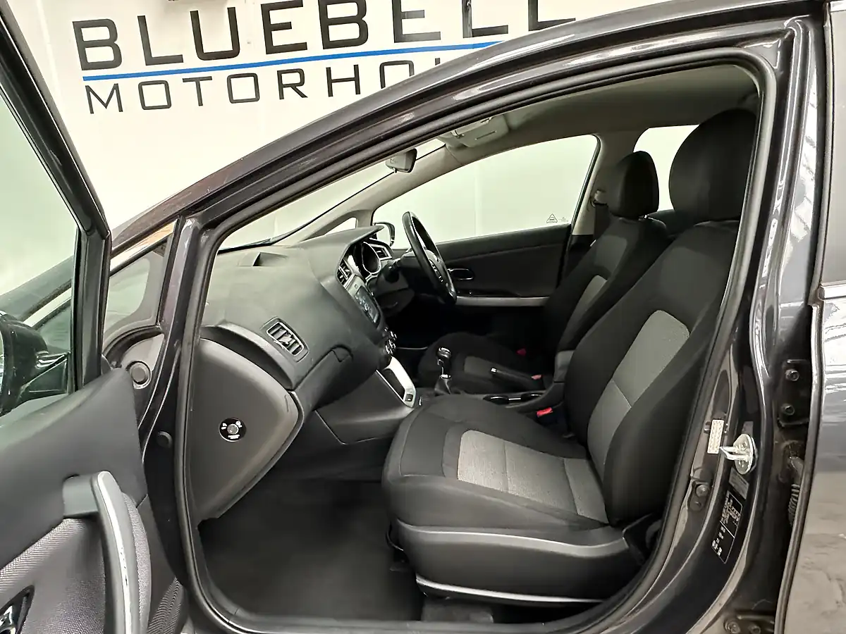 Used 2018 Kia Ceed 2 Silver - Interior and Exterior details 9