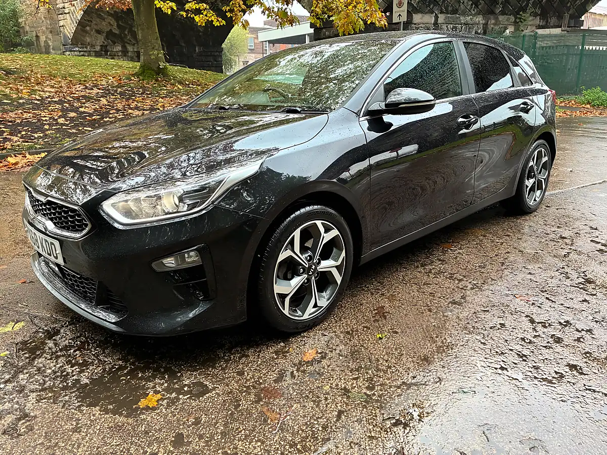Used 2018 Kia Ceed 3 Black - Interior and Exterior details 10