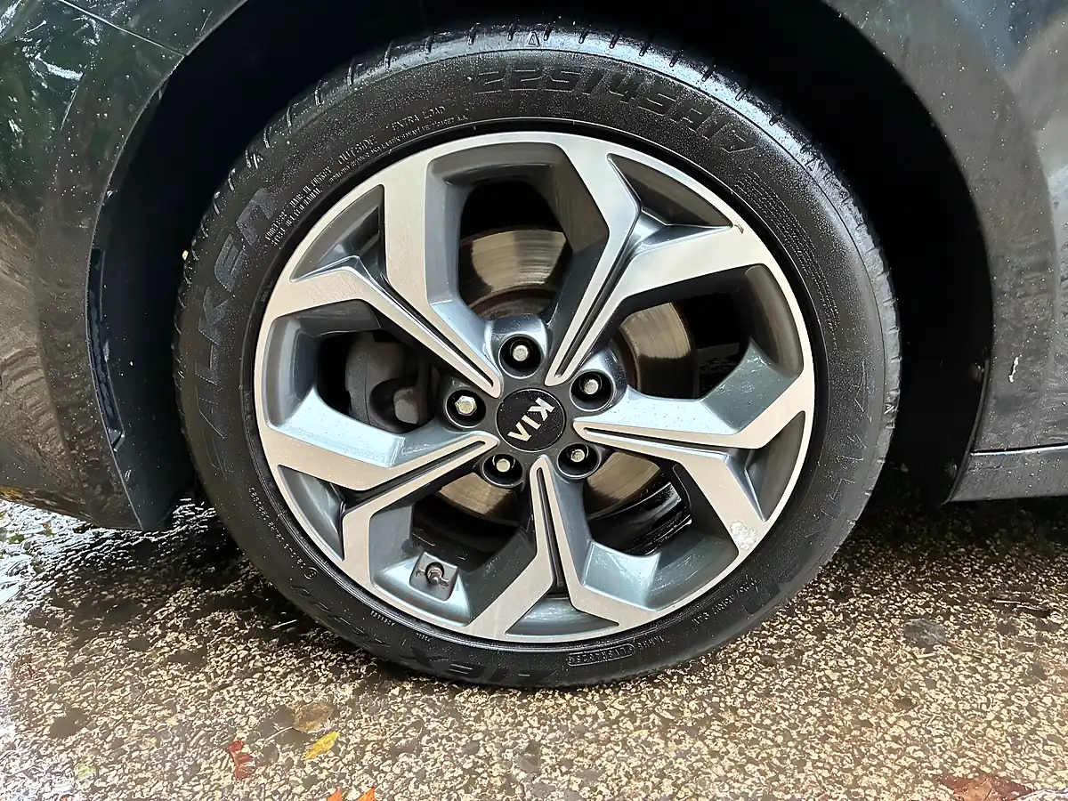 Used 2018 Kia Ceed 3 Black - Interior and Exterior details 13