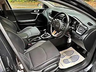 Used 2018 Kia Ceed 3 Black - Interior and Exterior details 14