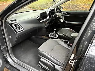 Used 2018 Kia Ceed 3 Black - Interior and Exterior details 15