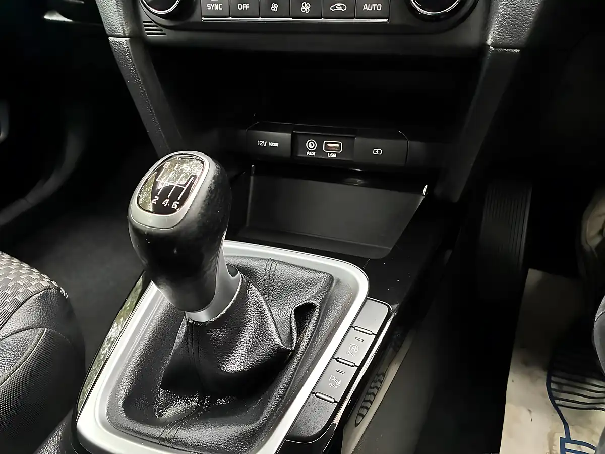 Used 2018 Kia Ceed 3 Black - Interior and Exterior details 19