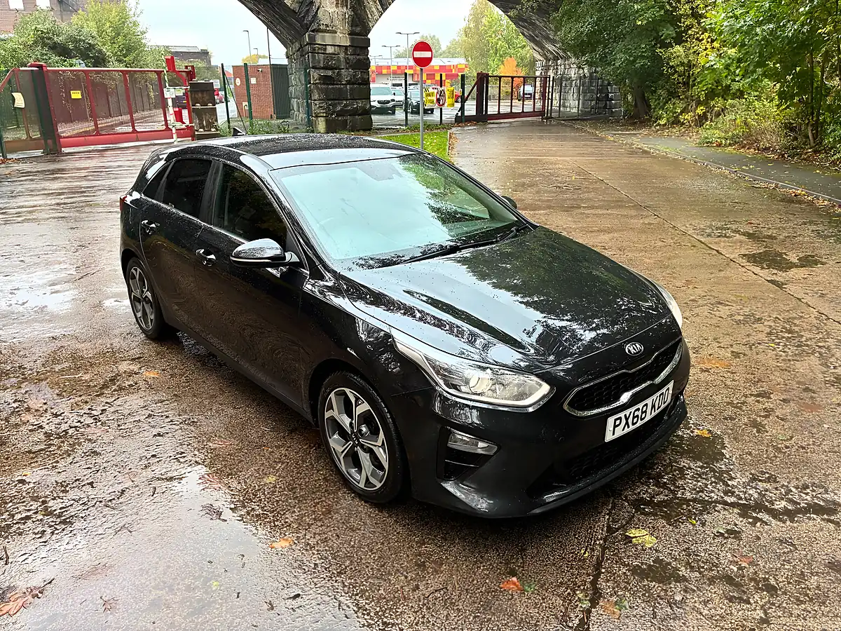 Used 2018 Kia Ceed 3 Black - Interior and Exterior details 20