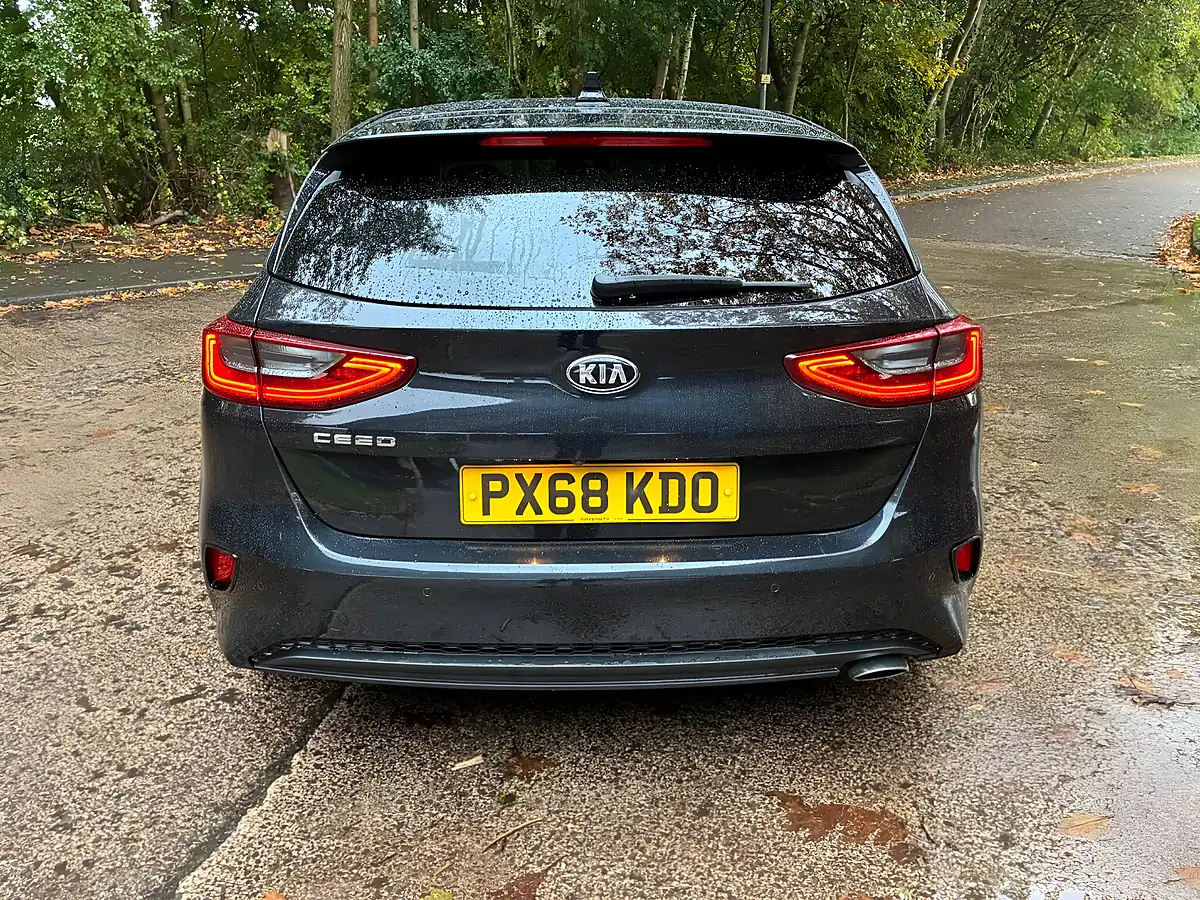 Used 2018 Kia Ceed 3 Black - Interior and Exterior details 7