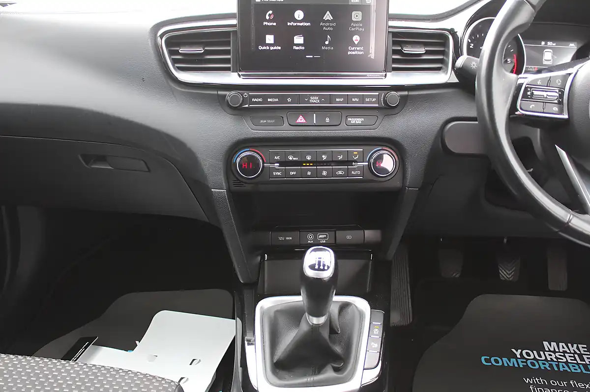Used 2018 Kia Ceed 3 Sportswagon Red - Interior and Exterior details 11