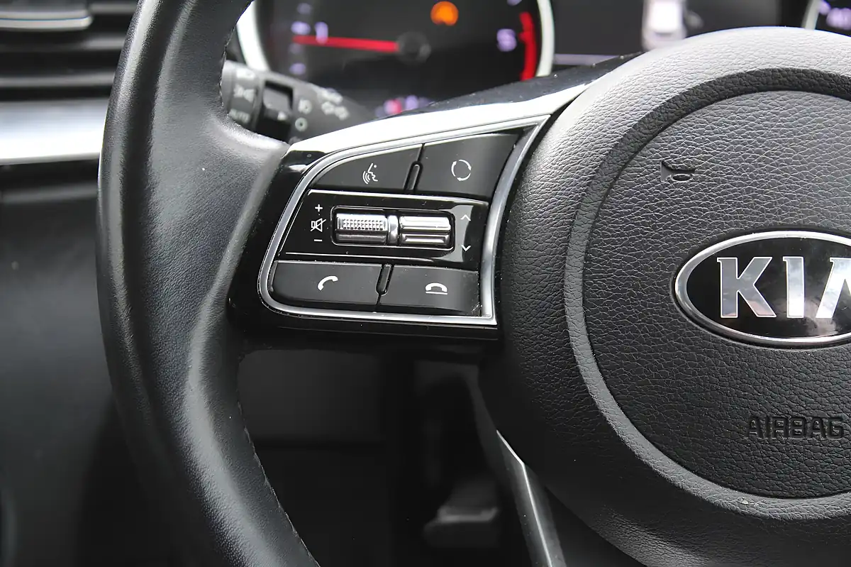 Used 2018 Kia Ceed 3 Sportswagon Red - Interior and Exterior details 14