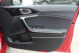 Used 2018 Kia Ceed 3 Sportswagon Red - Interior and Exterior details 16