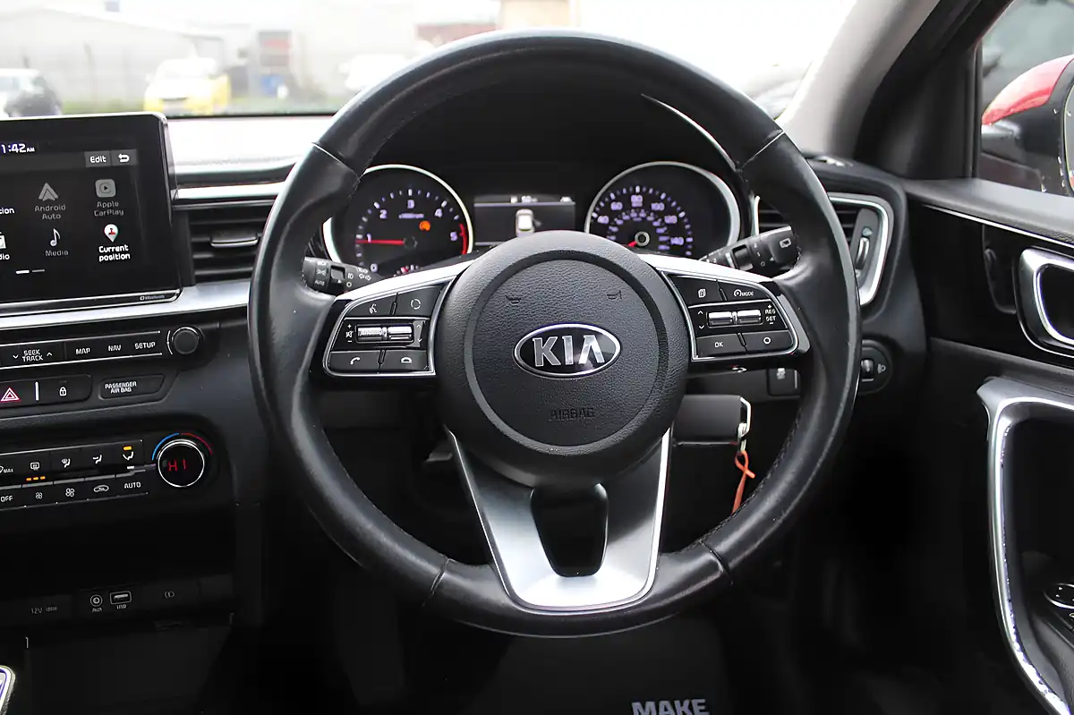 Used 2018 Kia Ceed 3 Sportswagon Red - Interior and Exterior details 19