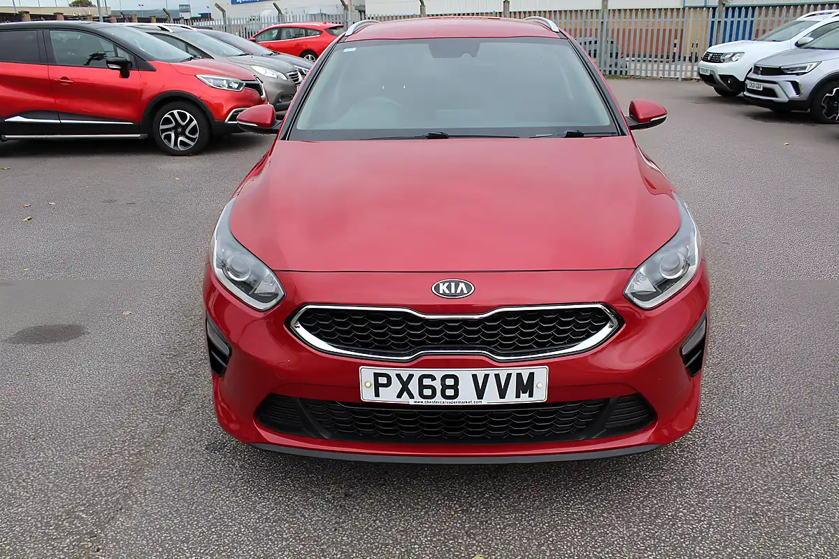 Used 2018 Kia Ceed 3 Sportswagon Red - Interior and Exterior details 3