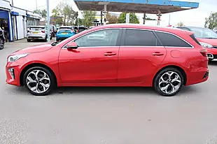 Used 2018 Kia Ceed 3 Sportswagon Red - Interior and Exterior details 7
