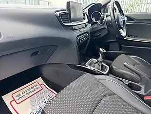 Used 2018 Kia Ceed 3 Sportswagon Red - Interior and Exterior details 4