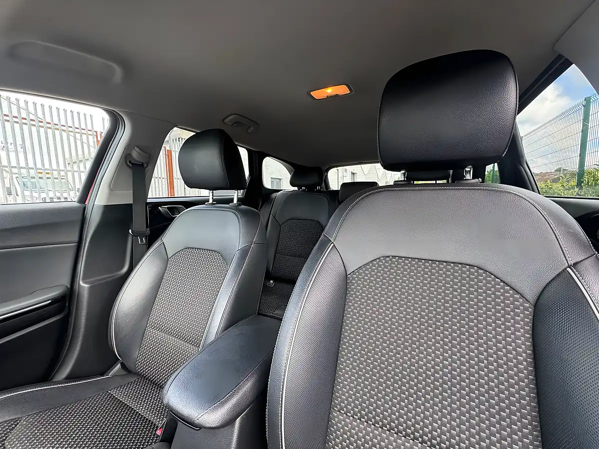 Used 2018 Kia Ceed 3 Sportswagon Red - Interior and Exterior details 5