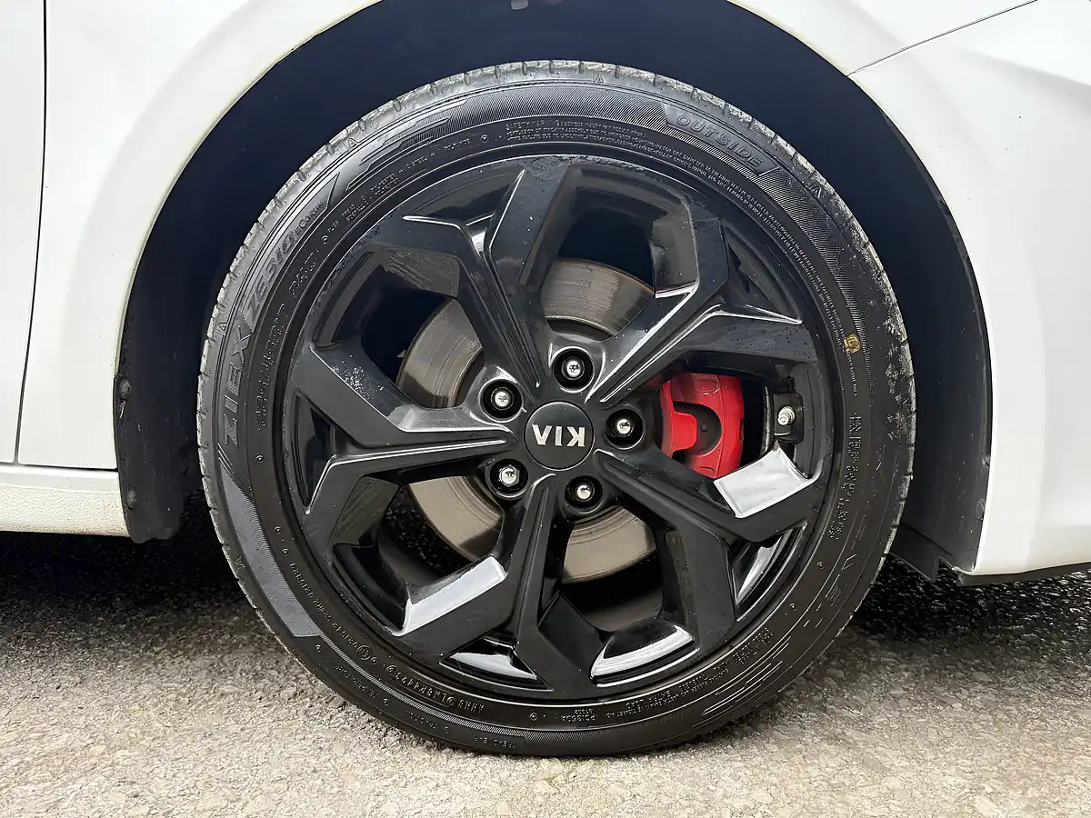 Used 2018 Kia Ceed 3 White - Interior and Exterior details 10