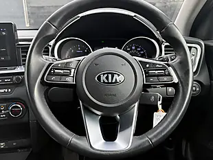 Used 2018 Kia Ceed 3 White - Interior and Exterior details 17
