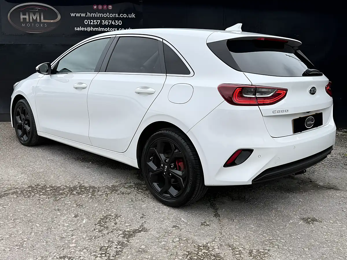 Used 2018 Kia Ceed 3 White - Interior and Exterior details 4