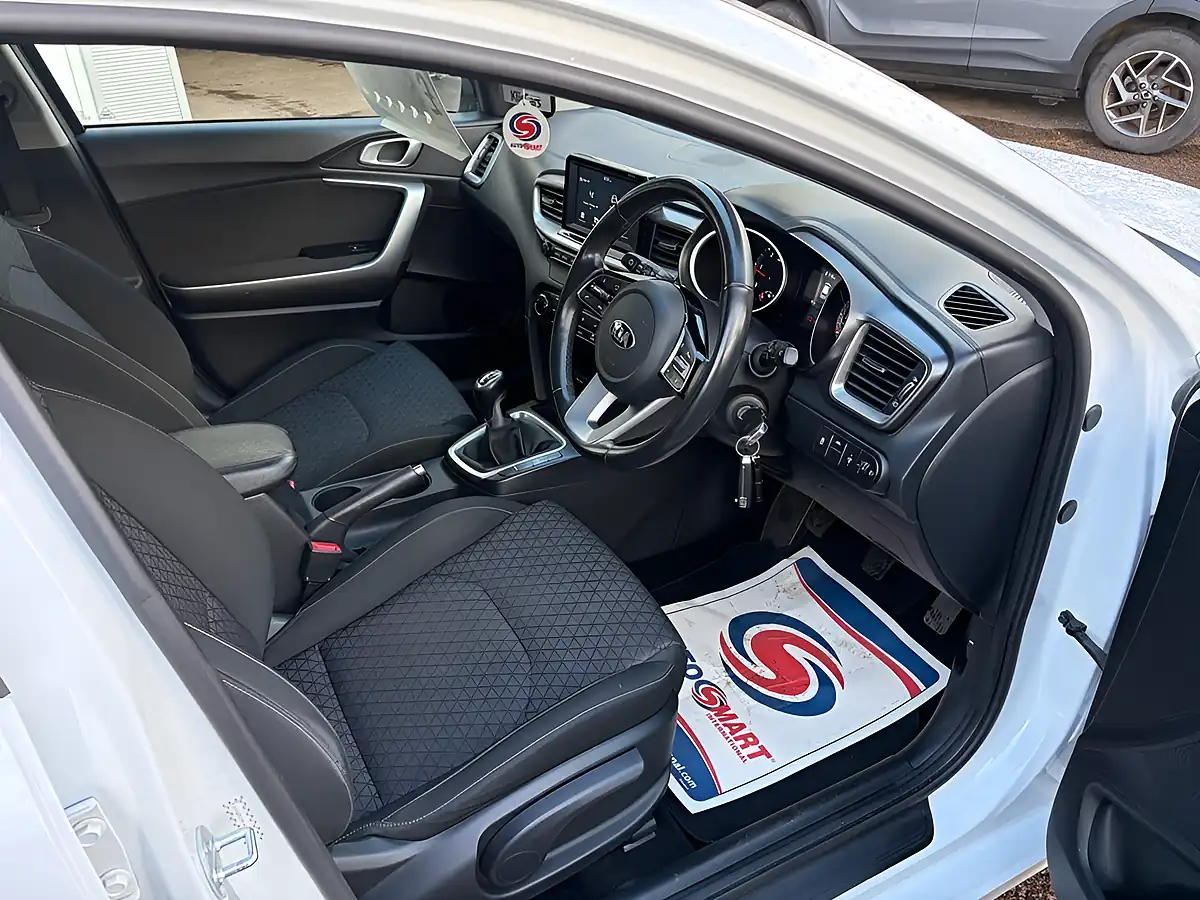 Used 2018 Kia Ceed Eco 2 White - Interior and Exterior details 12