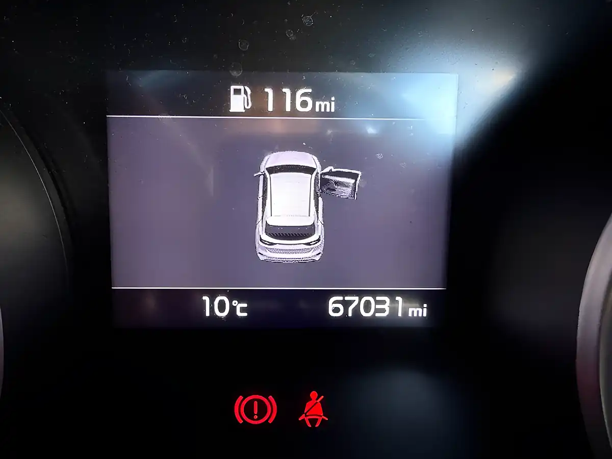 Used 2018 Kia Ceed Eco 2 White - Interior and Exterior details 16