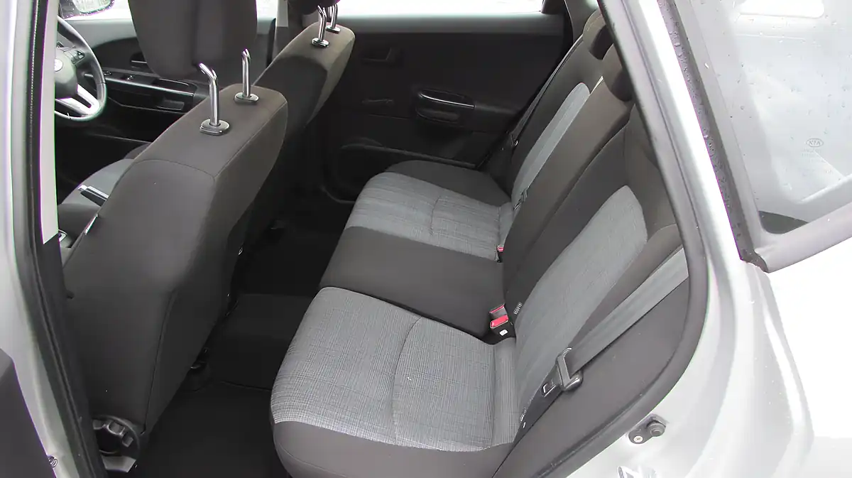 Used 2018 Kia Ceed Ecodynamics 2 Sports Wagon Silver - Interior and Exterior details 10