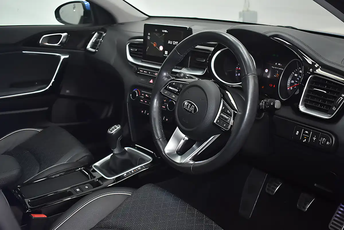 Used 2018 Kia Ceed First Edition Blue - Interior and Exterior details 13